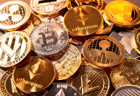 Global Currencies Stabilize, Bitcoin Hits 10 Month High