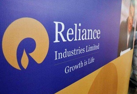 Ta'ziz and Reliance industries sign shareholder contract for Ruwais chemicals project