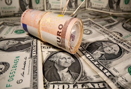 Strong dollar dents India's foreign reserves, forex down by over $11 bn