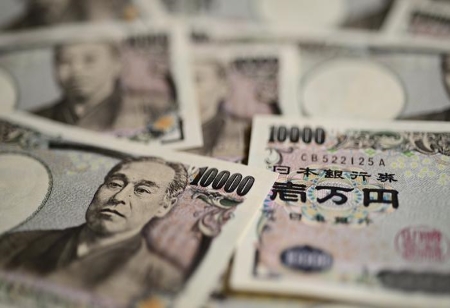 Japanese Yen Soars, Dollar Drops, Bitcoin Reaches 9 Month High